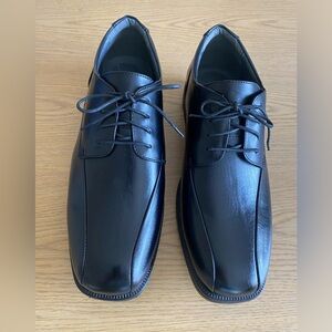 Classic Black Men's Dress Shoes Size 13M Brand New